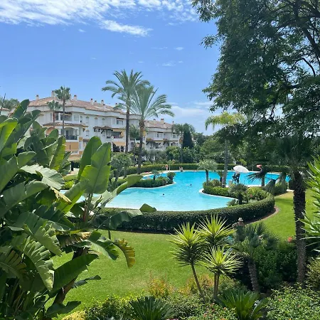 Amplio Planta Jardin Nagueles Apartment Marbella