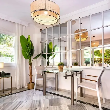 Amplio Planta Jardin Nagueles Apartment Marbella
